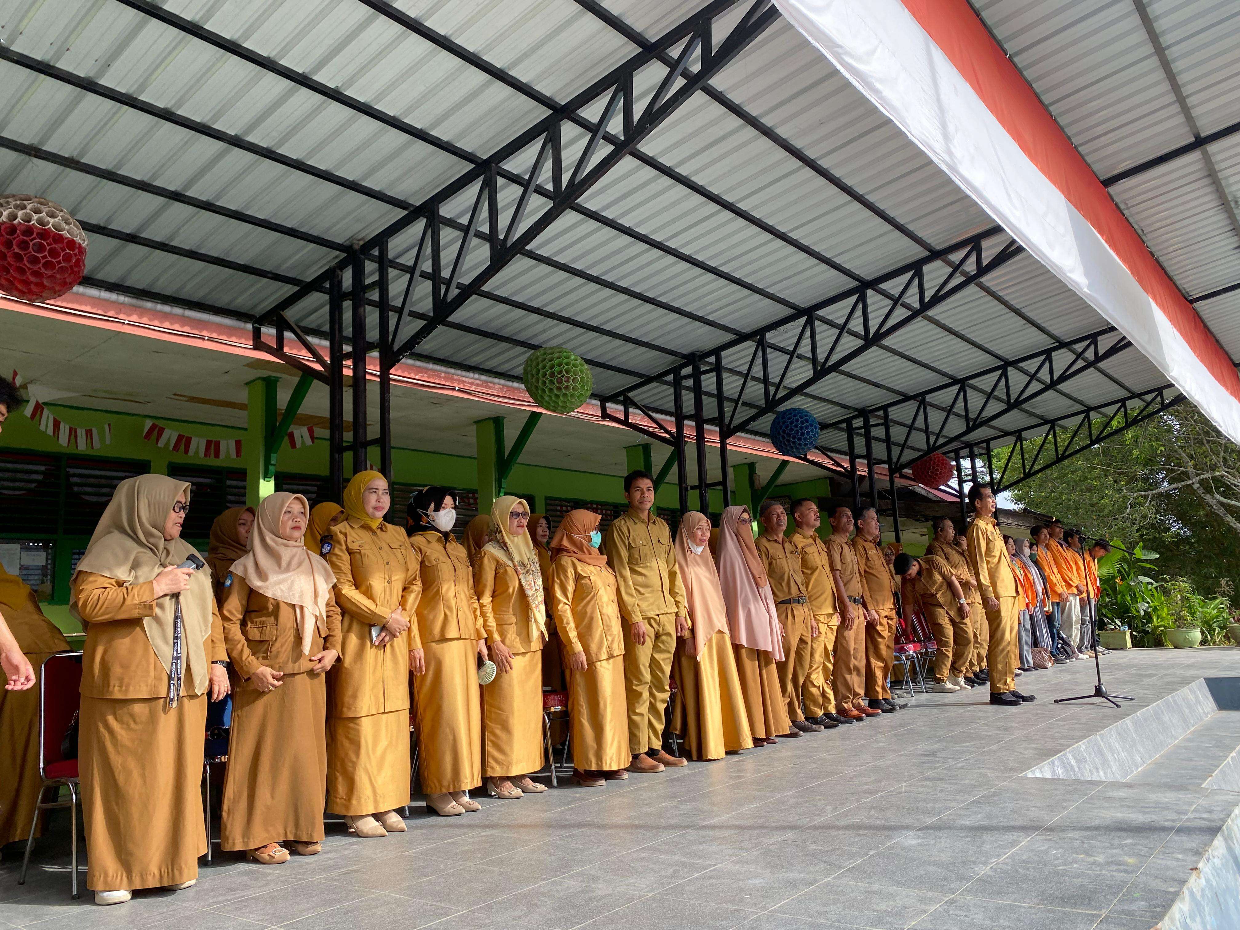 Acara Purna Bakti Bapak Kepala SMA Negeri 6 Kendari